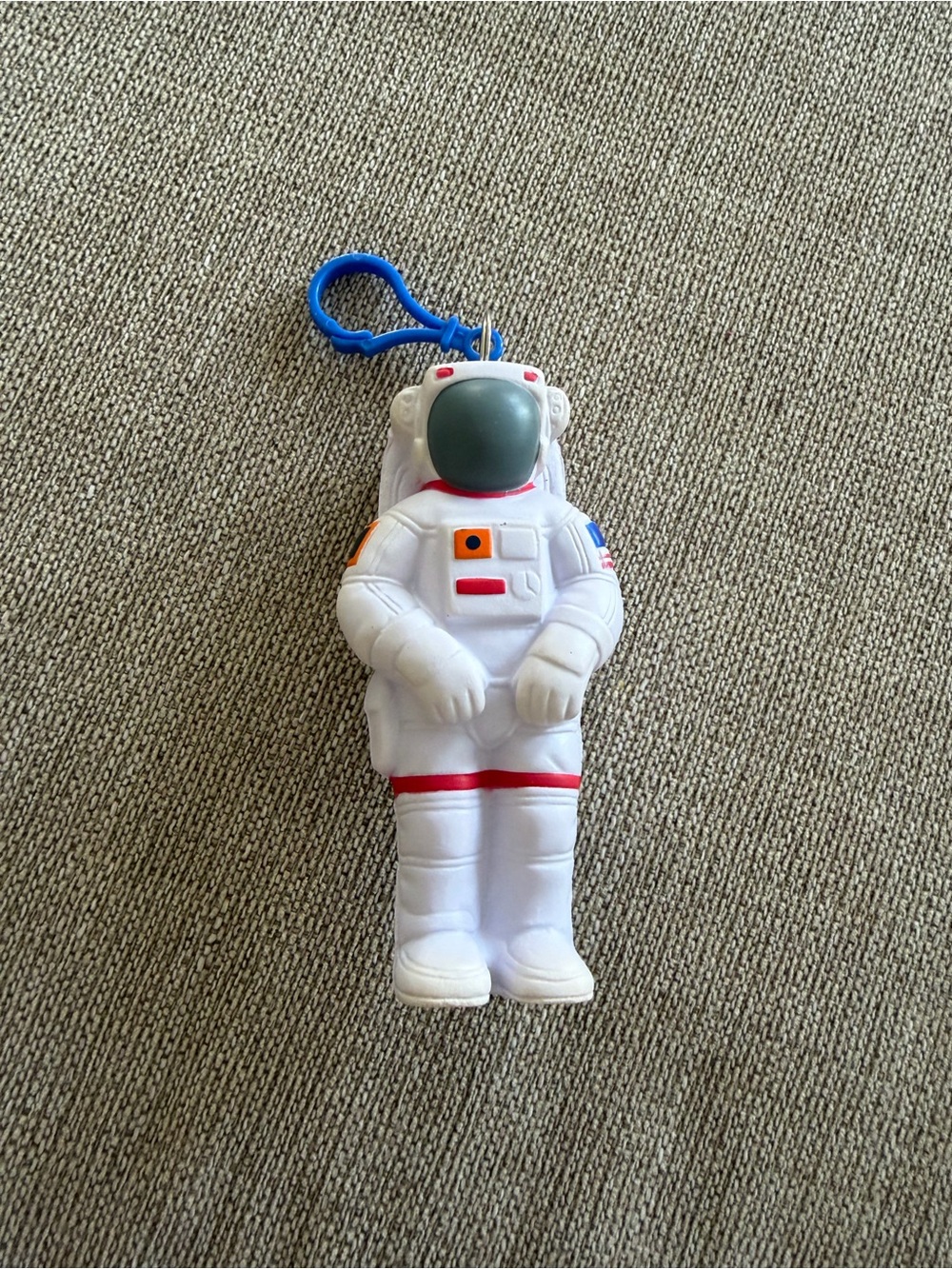 Foam austranaut squeeze toy keychain
